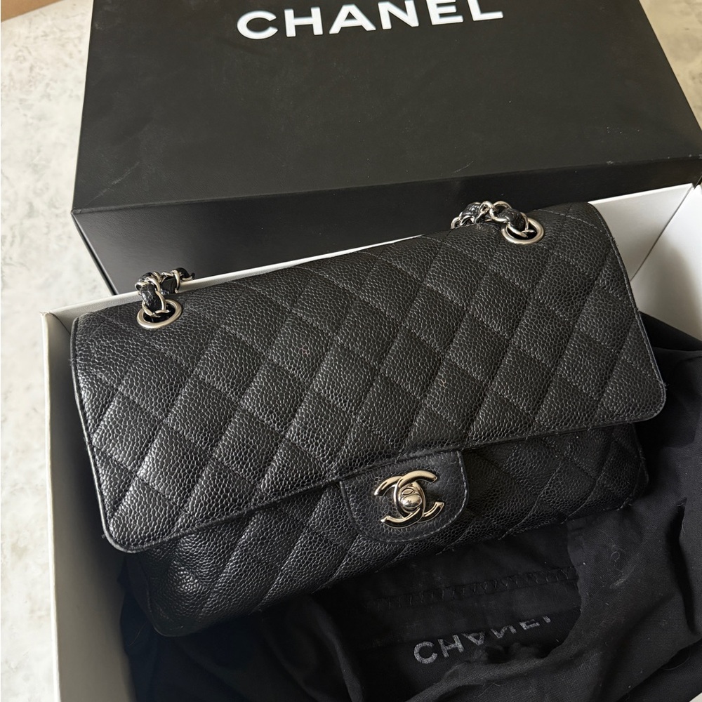 Chanel Classic flap medium caviar black with silver hardware